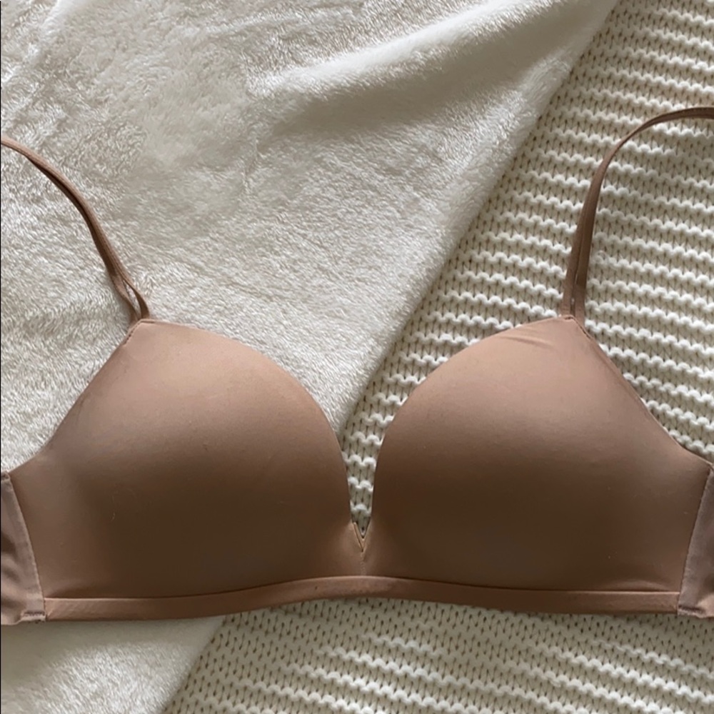 VS Nude wireless Bra